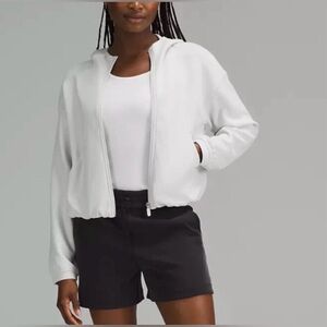 NEW $148 Lululemon white Softstreme cropped hoodie jacket Size 4